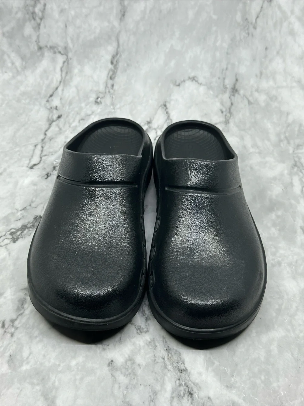 OOFOS OOcloog Black Recovery Clogs Slip On Mule Shoes Unisex